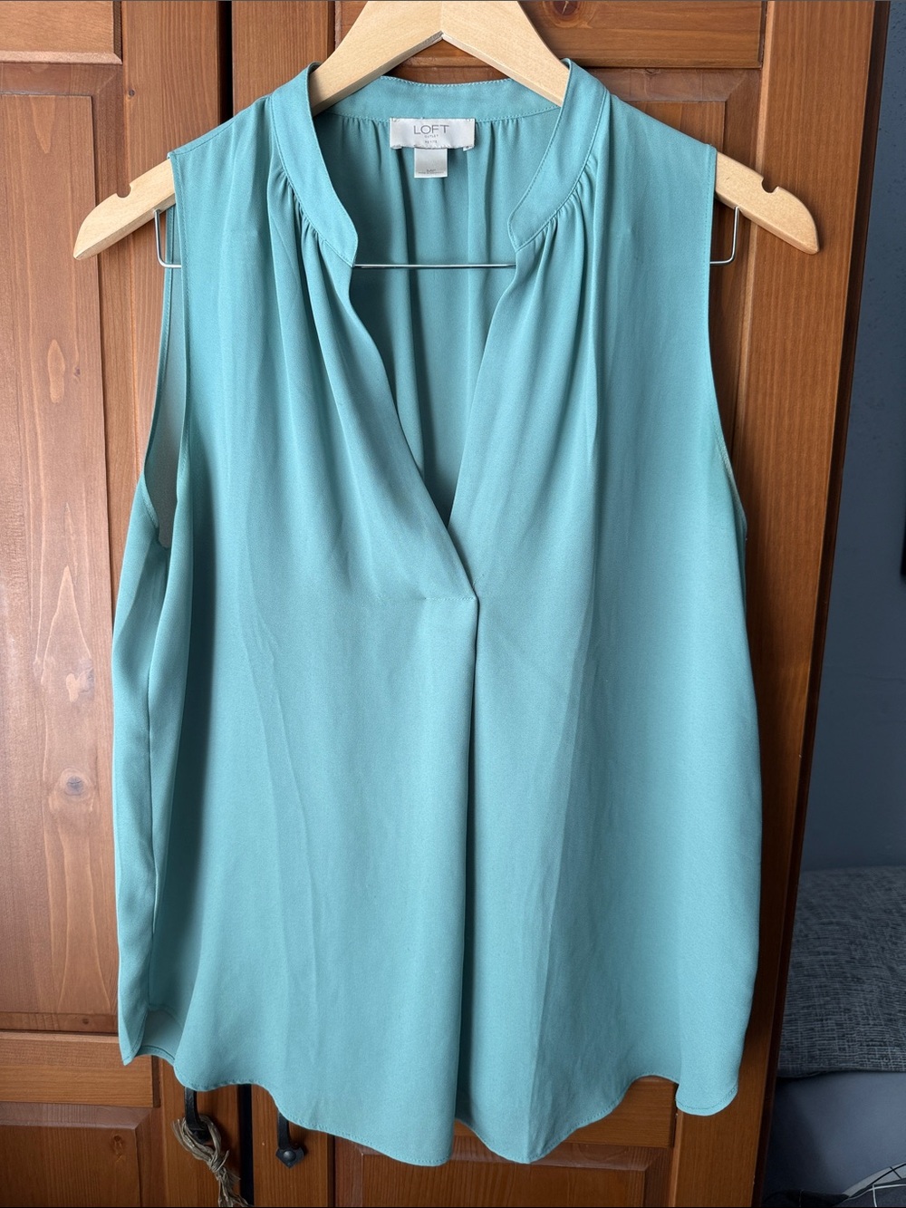 LOFT Sage Green sleeveless top (Ptp 21”)